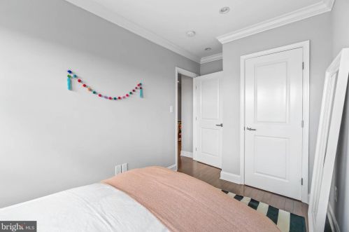 1265 Owen Pl, Washington DC 20002-2807 exterior