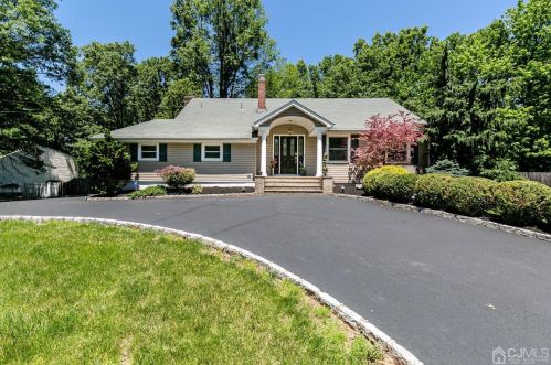 11 Midland Rd, Edison, NJ 08820-3125