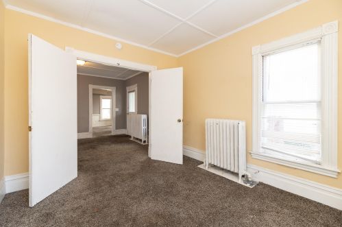 1408 Westnedge Ave, Kalamazoo MI 49007-2426 exterior