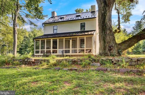 886 Vaughn Rd, Pottstown PA exterior