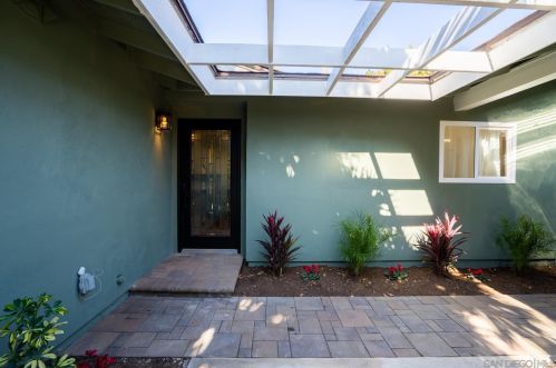 14291 Prospect Ave, Tustin CA  92780-2316 exterior