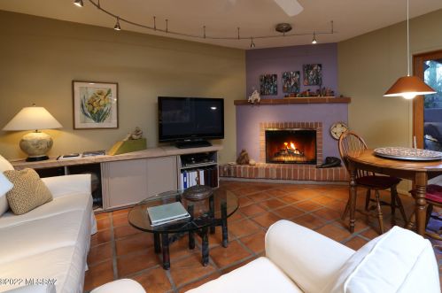 5220 Calle La Cima, Tucson, AZ 85718-4809