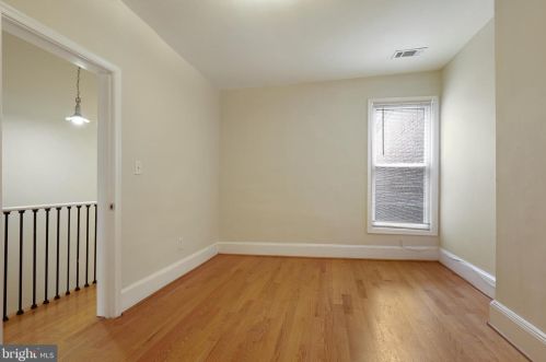 805 T St, Washington DC 20001-3127 exterior