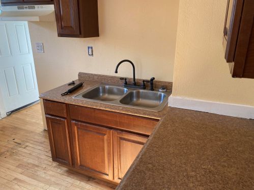 5311 33rd St, Milwaukee, WI 53209-4824