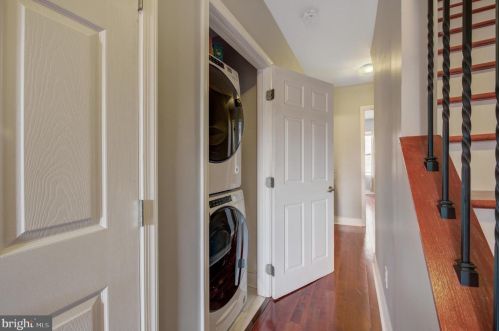 1323 17 St, Philadelphia PA 19121-5041 exterior