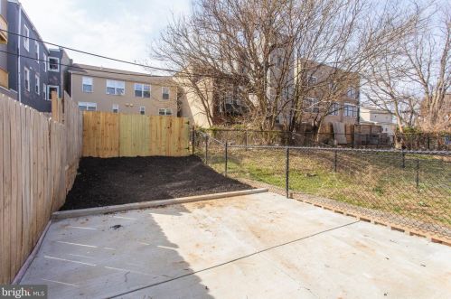 1630 Marshall St, Philadelphia PA  19122-2922 exterior