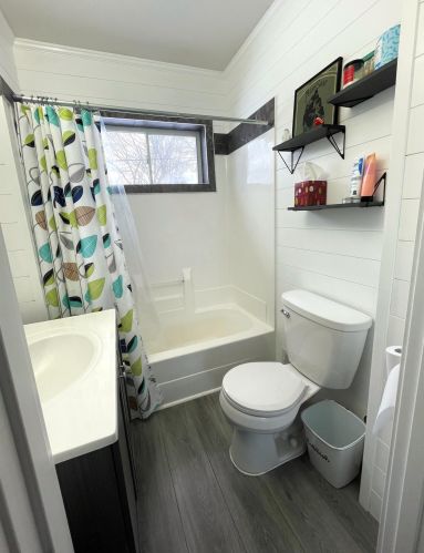 975 Evanston Ave, Meskegon MI  49442-4062 exterior