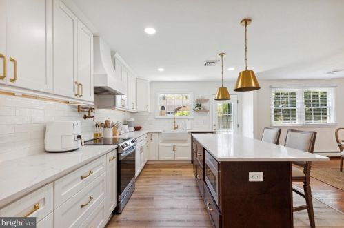 304 Pheasant Dr, Huntingdon Valley PA  19006-3038 exterior