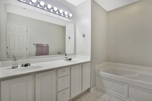 1248 Bergmann Dr, Stillwater MN 55082-4546 exterior