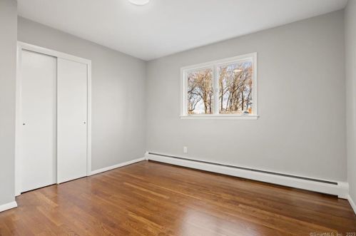 32 Fairview Dr, Farmington CT 06032-2517 exterior