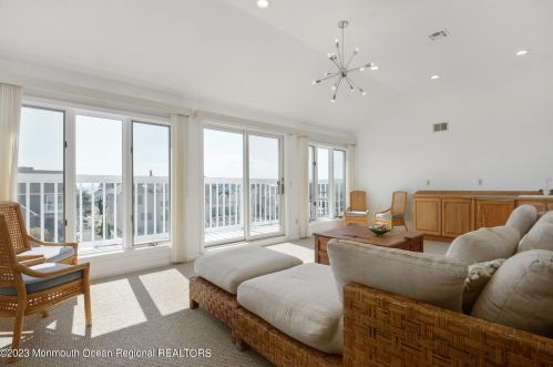 829 Spar Dr, Lacey NJ 08731-3028 exterior