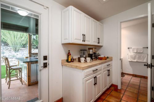 6101 Camino De Santa Valera, Tucson AZ  85718-3722 exterior