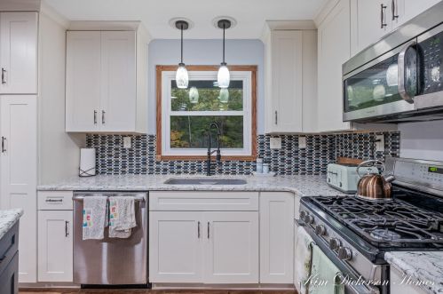 1404 Wolf Lake Rd, Meskegon MI 49442-1948 exterior