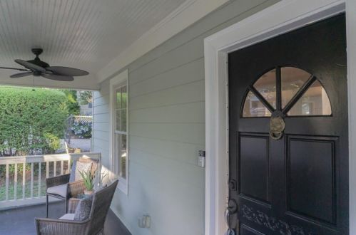 1960 Cambridge Ave, Atlanta GA  30337-1827 exterior