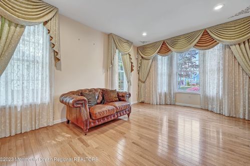 17 Monticello Ct, Morganville NJ 07751-4162 exterior