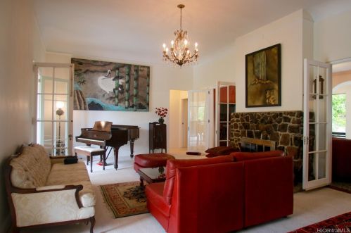 3415 Kaohinani Dr, Honolulu HI 96817-1040 exterior