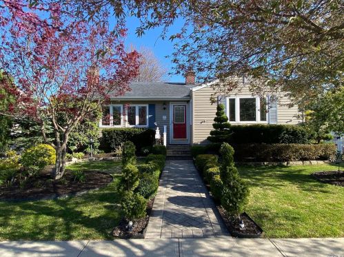 614 Bermuda Rd, Babylon NY 11704-7426 exterior