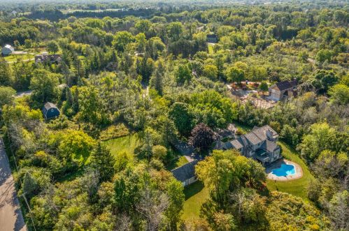 9555 Range Line Rd, Milwaukee WI 53209-2619 exterior