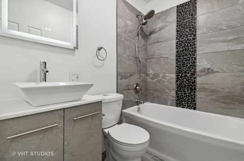 9145 University Ave, Chicago IL 60619-7946 exterior