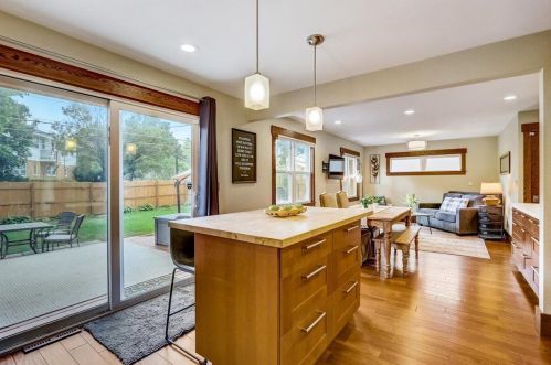 9916 Grantosa Dr, Milwaukee WI  53222-1411 exterior