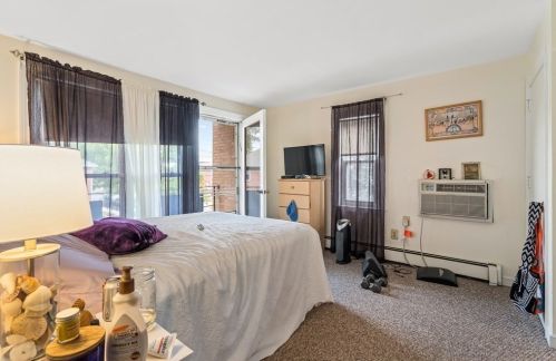 69 Silver Lake Ave, Newton MA 02458-1110 exterior