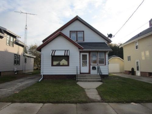 1415 19 St, Manitowoc WI 54220-5641 exterior