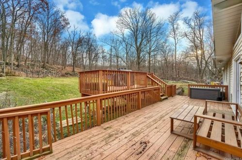 433 Storms Rd, Valley Cottage NY exterior