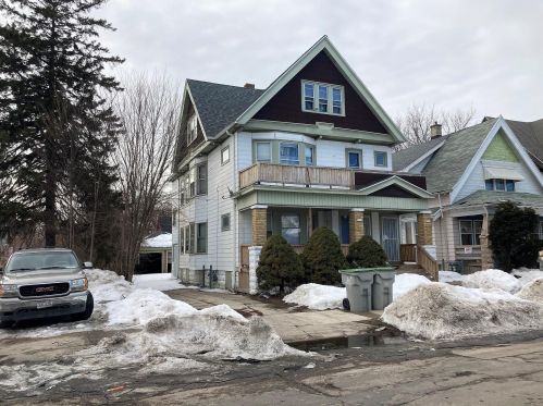 3517 23rd St, Milwaukee, WI 53206-1842