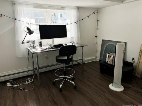 291 Rowayton Ave, Norwalk CT 06853-1628 exterior