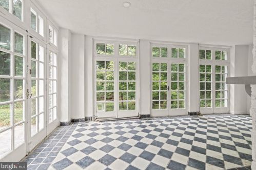 6424 City Ave, Philadelphia PA 19151-2410 exterior