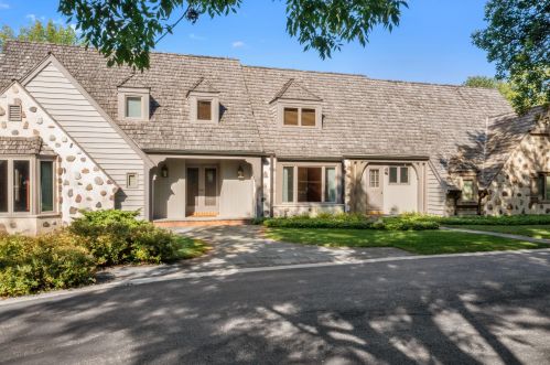 9555 Range Line Rd, Milwaukee WI 53209-2619 exterior