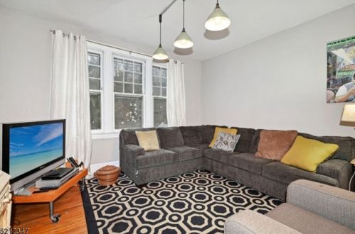 654 Blvd, Union City NJ 07086-6839 exterior