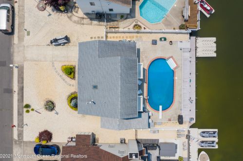 58 Ocean Gate Ave, Berkeley Township NJ 08721-1420 exterior