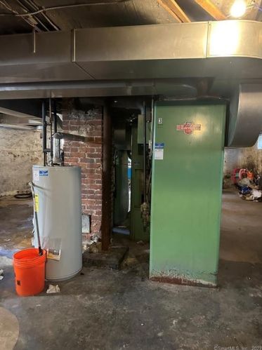 282 Linwood St, New Britain CT 06052-1951 exterior