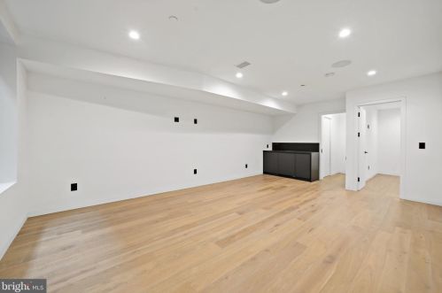 1355 Kater St, Philadelphia PA 19147-1817 exterior