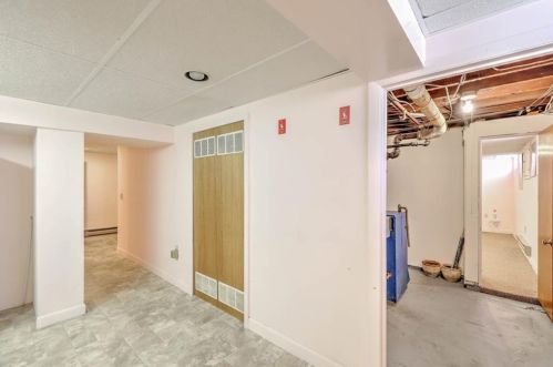 350 Mount Pleasant Ave, Providence RI 02908-5153 exterior