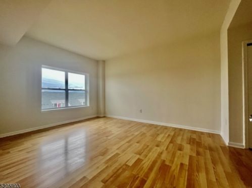 358 Rector St, Perth Amboy NJ 08861-4424 exterior