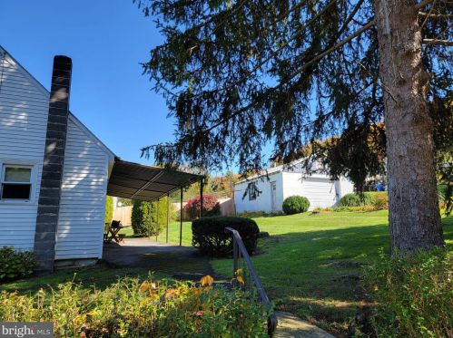 2 Tuscarora St, Primrose, PA 17901-8674