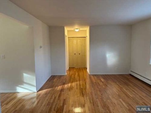 1 Rolling Ridge Rd, Montvale NJ  07645-1544 exterior