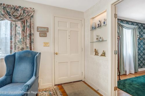 60 Borden St, Red Bank, NJ 07702