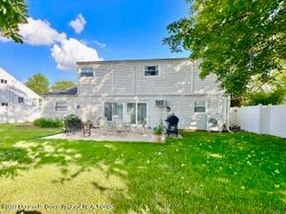 57 Eardley Rd, Edison NJ 08817-3030 exterior