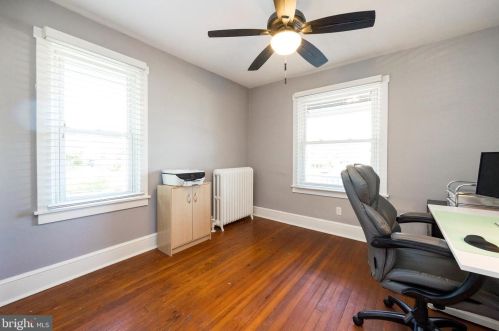 697 Hanover St, Pottstown PA 19464-4519 exterior