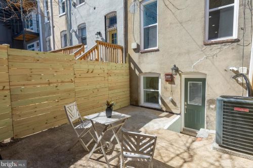 1551 4th St, Washington DC  20001-1905 exterior