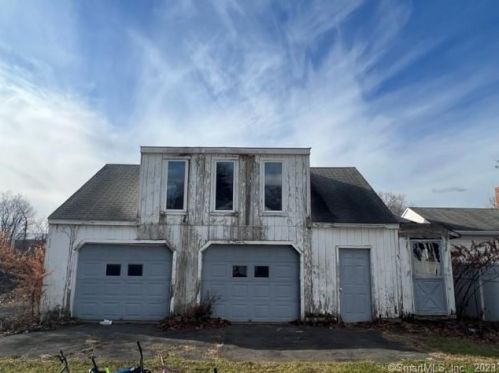 272 Stanley St, New Britain CT 06051-3629 exterior