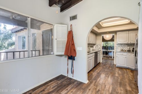 556 Dodge Blvd, Tucson AZ  85716-5162 exterior