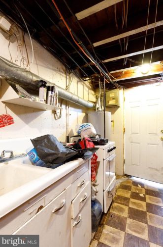 1903 30 St, Philadelphia PA 19121-1818 exterior