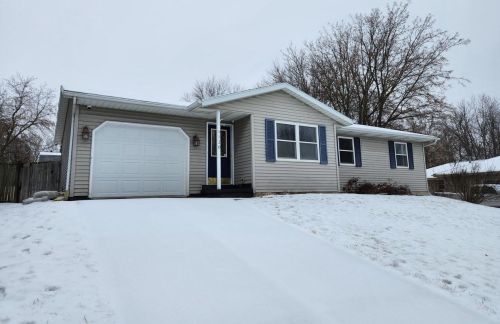 1130 Winston Dr, Edgerton, WI 53534-1009