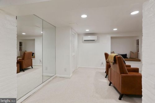 204 Royal St, Alexandria VA  22314-2627 exterior