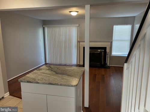 52 Ashley Dr, New Castle DE  19720-3963 exterior