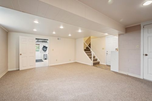 181 Penhurst Dr, Pittsburgh PA 15235-5318 exterior